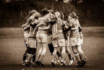 Bild 291 - B-Juniorinnen TSV Gnutz o.W. - SV Henstedt Ulzburg II : Ergebnis: ca. 5:0